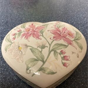 Vintage Prima Otagiri Japan Ceramic Floral Heart Shaped Jewelry Trinket Box